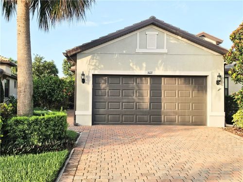 5121 Longhorn Dr, Vero Beach, FL, 32967-7614 | Card Image