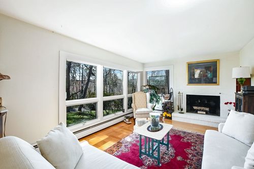 33 Lorraine, Falmouth, MA, 02536 | Card Image