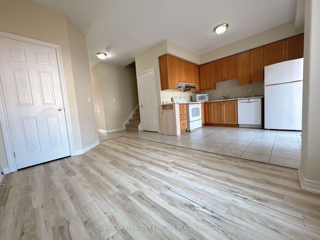 25 Chloe St, House attached with 3 bedrooms, 2 bathrooms and 1 parking in Saint Catharines ON | Image 8