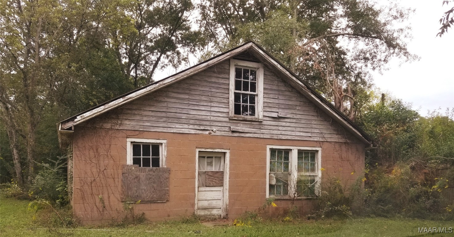 210 Ward Street, For Sale in Selma Zoocasa