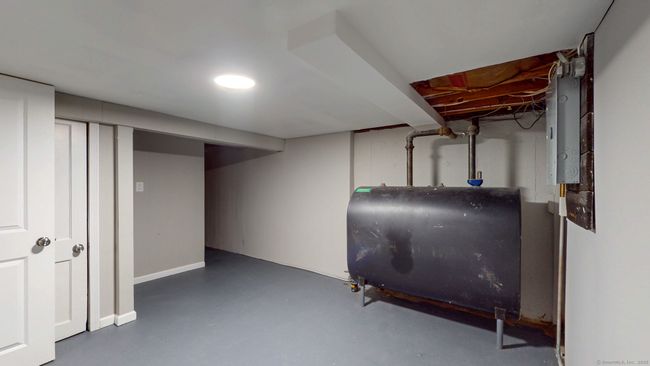 8 Batt St, House other with 5 bedrooms, 2 bathrooms and null parking in Middletown CT | Image 32