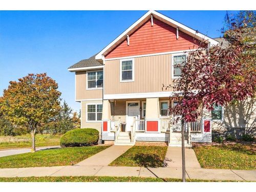 2 Heritage Blvd, Hudson, WI, 54016-8708 | Card Image