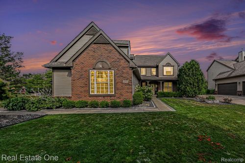 2095 Warbler Ct, Commerce Twp, MI, 48382-2269 | Card Image