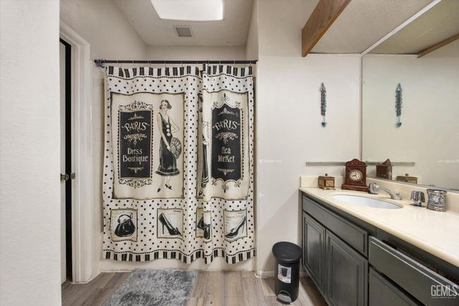 APT-5 - 3301 Columbus St, Condo with 3 bedrooms, 2 bathrooms and null parking in Bakersfield CA | Image 19