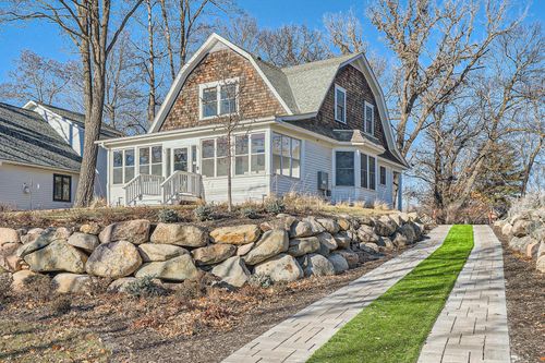 1045 Lake St E, Wayzata, MN, 55391-1850 | Card Image