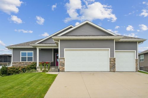 2026 Reese Rd, Cedar Falls, IA, 50613-2269 | Card Image