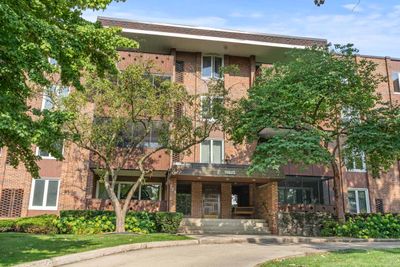 404 - 129 S Spruce Avenue, Condo with 2 bedrooms, 2 bathrooms and 2 parking in Wood Dale IL | Image 1