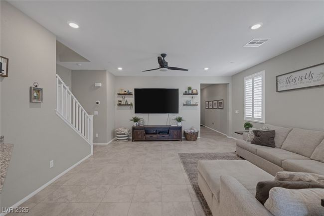 2827 Turnstone Ridge St, House other with 4 bedrooms, 3 bathrooms and null parking in Henderson NV | Image 5