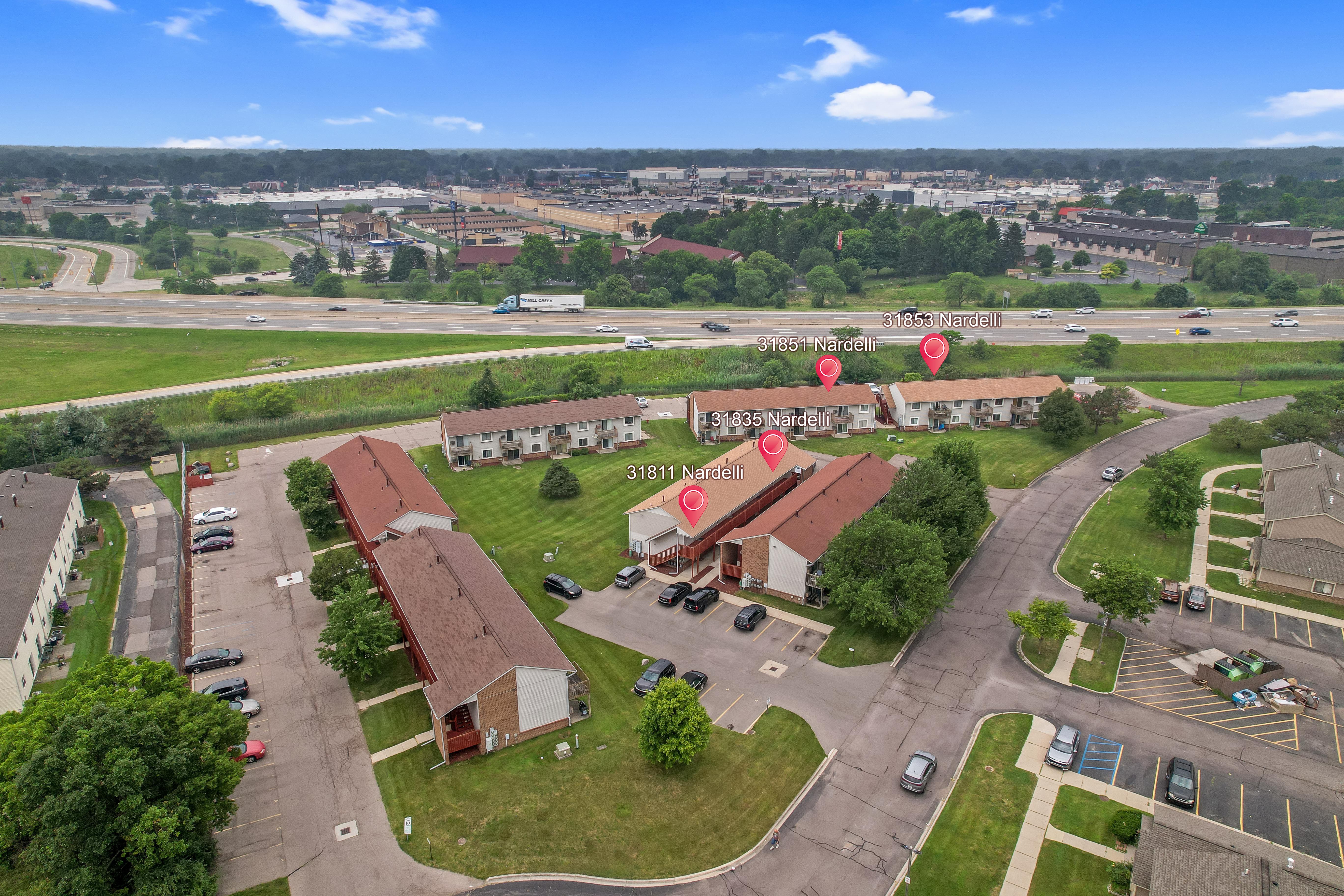 Nardelli Ln, Roseville, MI 48066