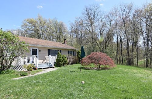 32 Old Route 199, Red Hook, NY, 12571-2727 | Card Image