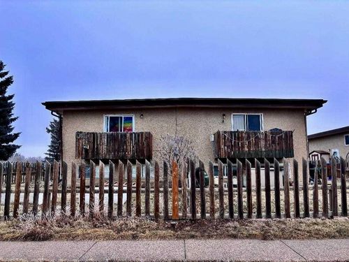 1917 23 St N, Lethbridge, AB, T1H4K3 | Card Image