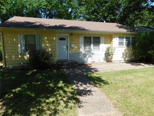529 Hobson Pl, Pittsburg, KS, 66762-6318 | Card Image