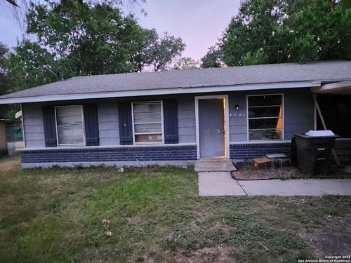 4731 Castle Queen, San Antonio, TX, 78218-4128 | Card Image