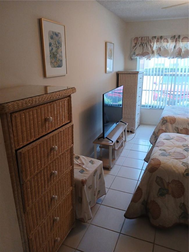 MASTER BEDROOM | Image 17