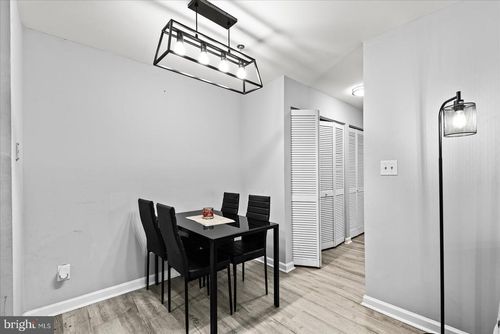 93100-93 Fern Oak Cir, STAFFORD, VA, 22554-8460 | Card Image