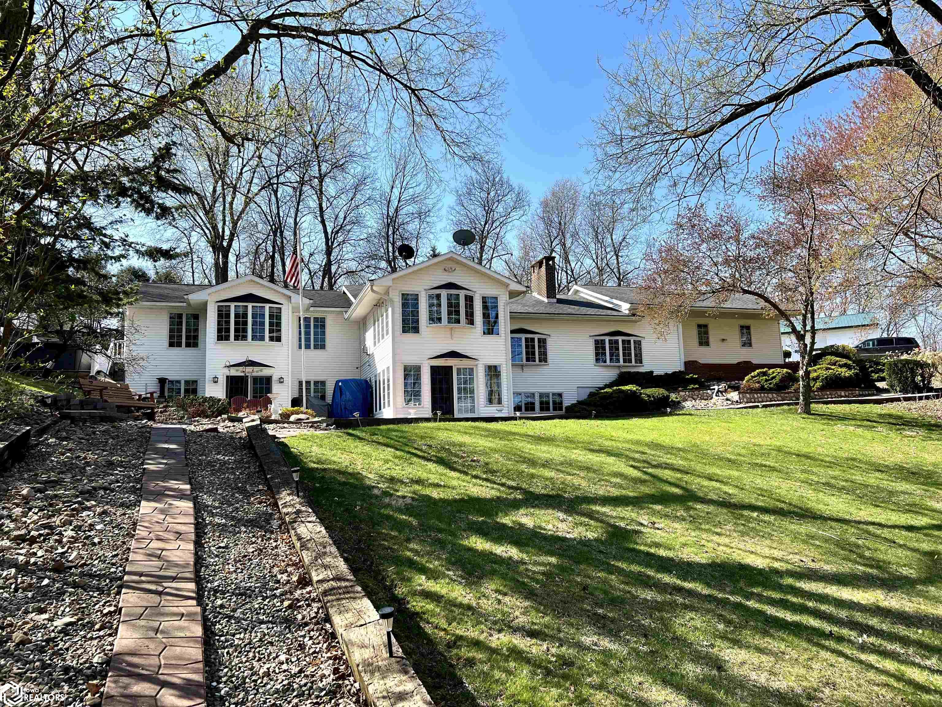 Lakeshore Dr, Brooklyn, IA 52211