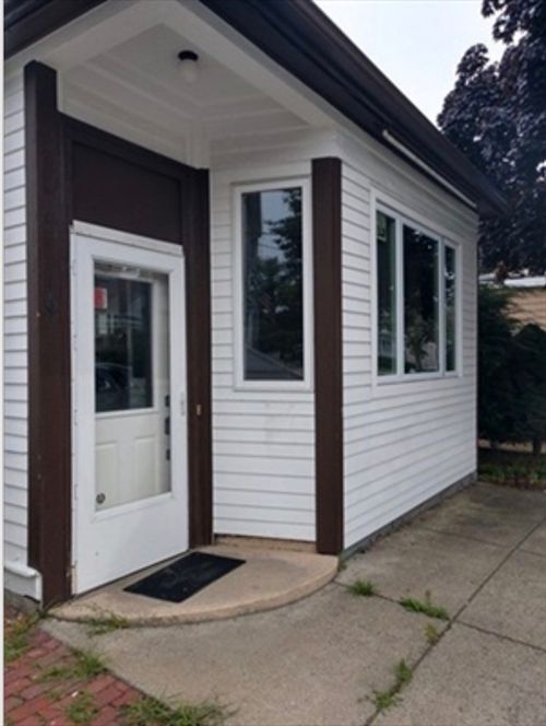 161 Burrill St, Swampscott, MA, 01907-1801 | Card Image