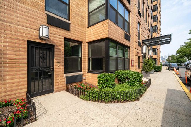 APT-103 - 2 Constitution Ct, Condo with 3 bedrooms, 3 bathrooms and null parking in Hoboken NJ | Image 29
