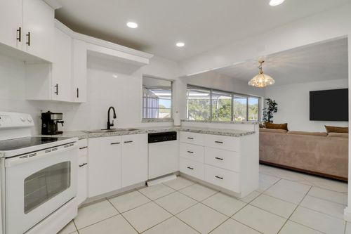 202-7 Greenway Vlg N, Royal Palm Beach, FL, 33411-2929 | Card Image