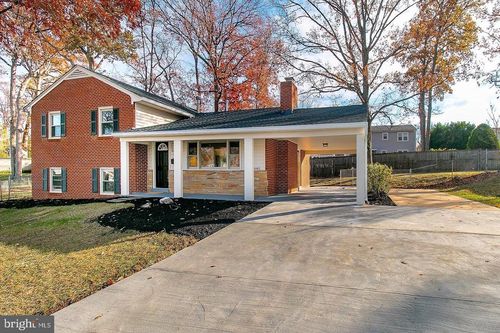 5716 Tremont Ct, Alexandria, VA, 22303-1237 | Card Image