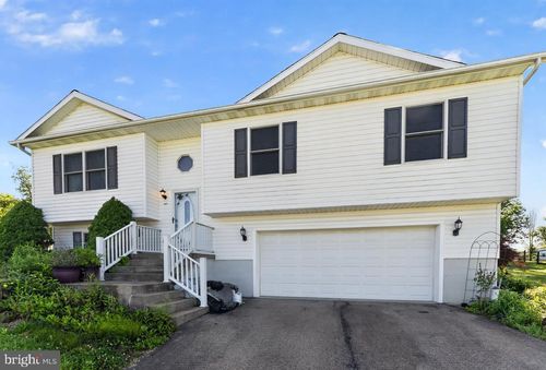 107 Winter St, Crucible, PA, 15325-1037 | Card Image