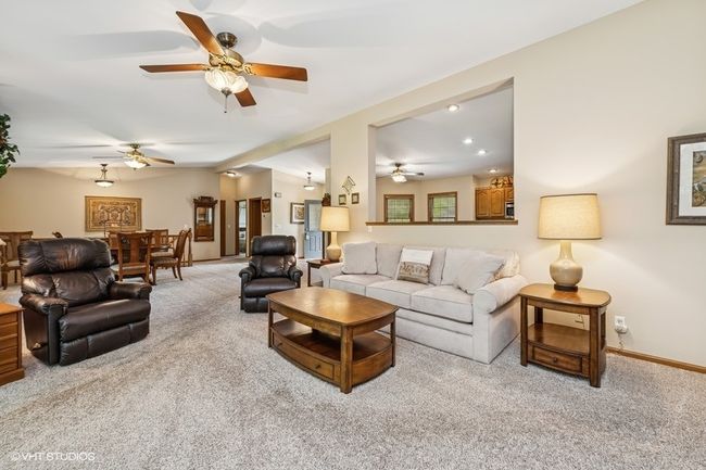 972 W Shore Dr, House other with 3 bedrooms, 3 bathrooms and 3 parking in Fox Lake IL | Image 7