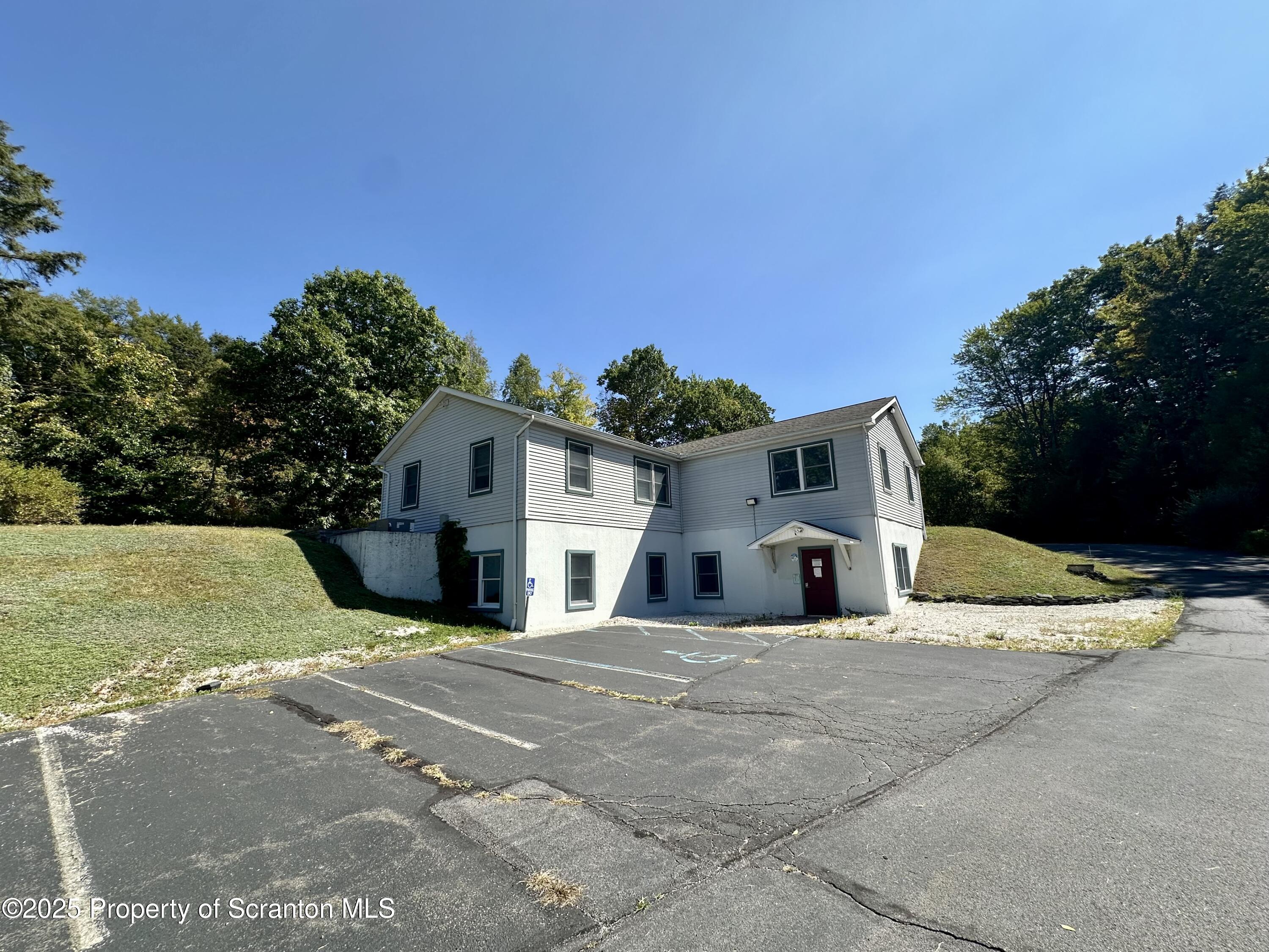 70 Hollow Crest Rd, Tunkhannock, PA 18657