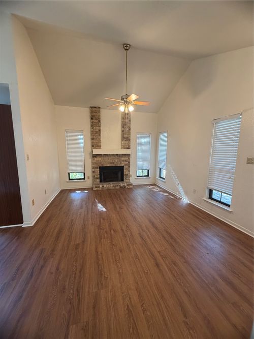 730-a-728 W San Antonio St, Lockhart, TX, 78644-2590 | Card Image