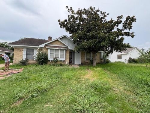 11818 Moonmist Drive, Houston, TX, 77072 | Card Image