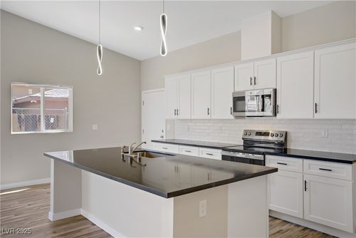 2130 Revere St, North Las Vegas, NV, 89030-4049 | Card Image