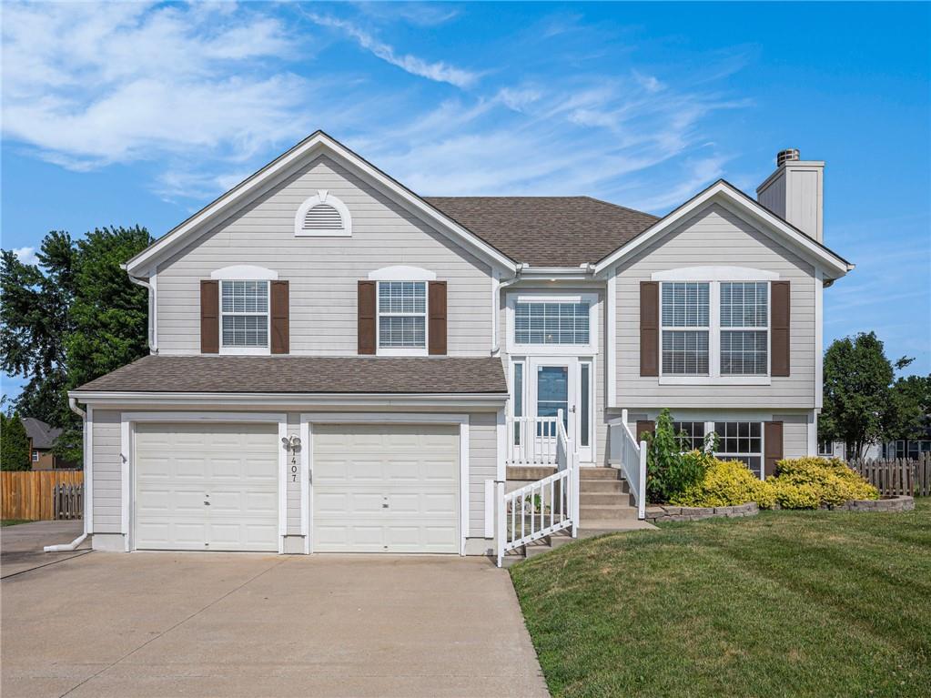 Rolling Dr, Greenwood, MO 64034