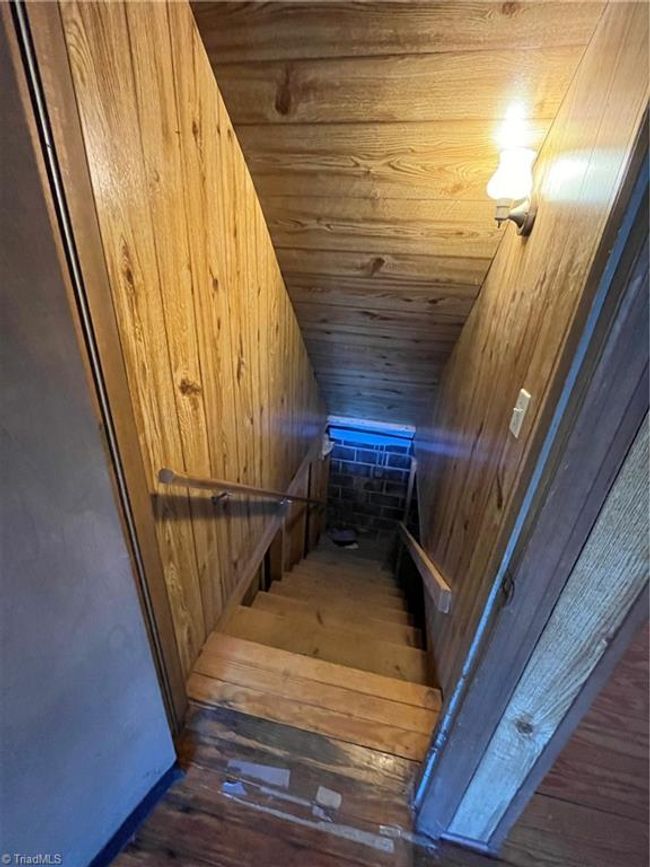 1972 Big Horse Creek Rd, House other with 3 bedrooms, 2 bathrooms and null parking in Lansing NC | Image 38