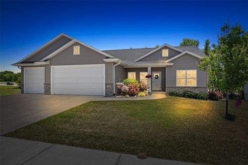 701 Heather Ln, Springville, IA, 52336-9725 | Card Image