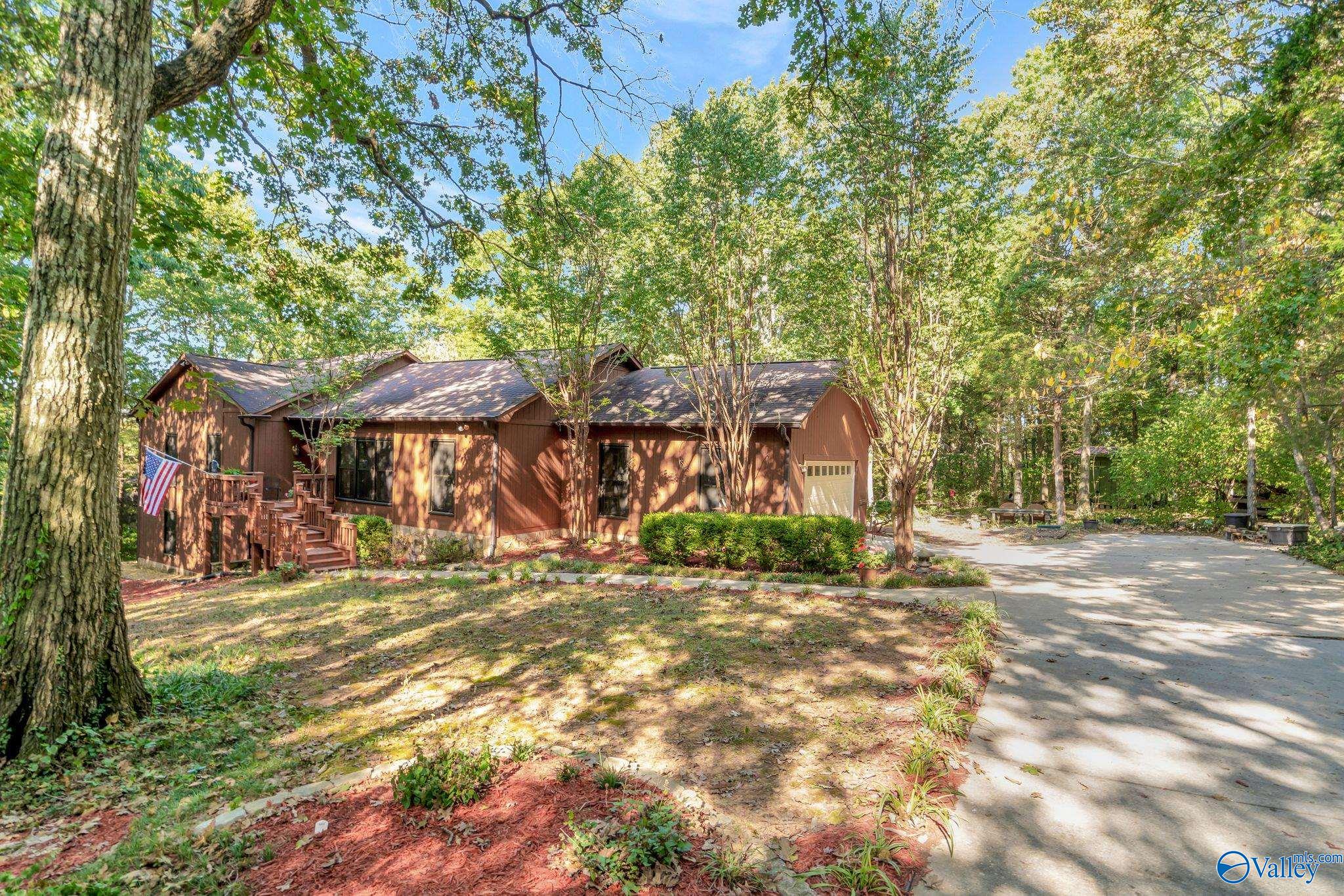 Stoneway Trl, Madison, AL 35758