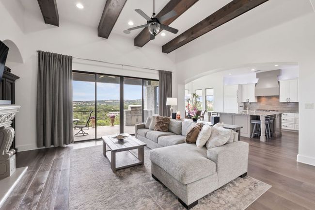 1300 Sparrow Ln, House other with 5 bedrooms, 6 bathrooms and null parking in Austin TX | Image 4