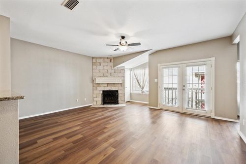 apt-304-2023 Gentryside Dr, Houston, TX, 77077-3658 | Card Image