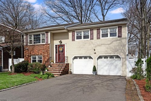 760 Summit Rd, Union, NJ, 07083-7751 | Card Image