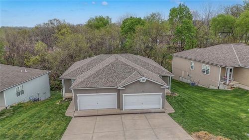 3303 N 103rd Ter, Kansas City, KS, 66109-5815 | Card Image