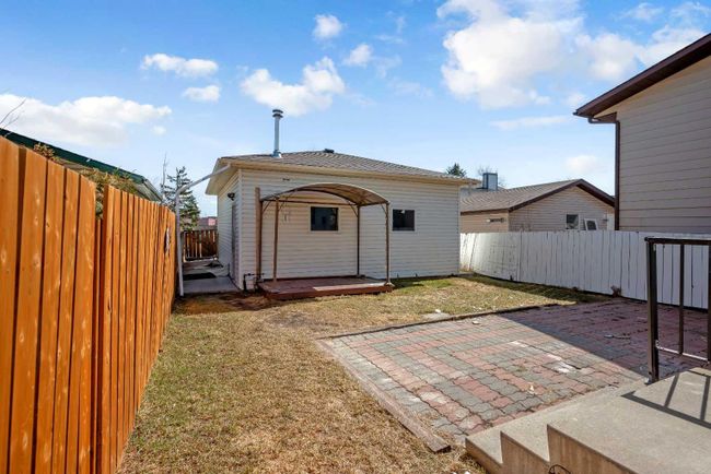 948 Riverbend Drive Se, Home with 3 bedrooms, 2 bathrooms and 2 parking in Calgary AB | Image 35