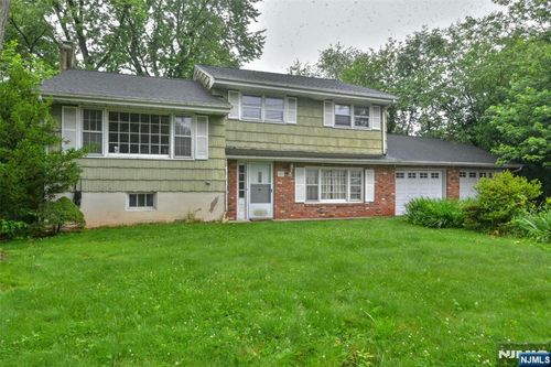 50 Grove St, Waldwick, NJ, 07463-2013 | Card Image
