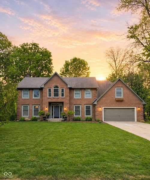 3805 S Village Dr, New Palestine, IN, 46163-9581 | Card Image