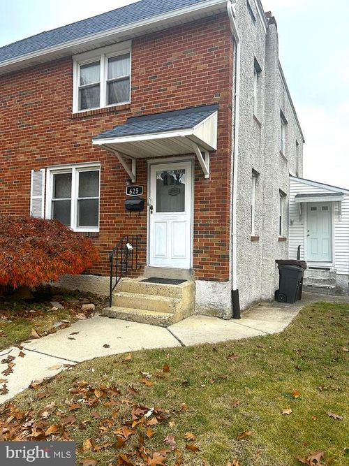 625 Grove St, BRIDGEPORT, PA, 19405-1305 | Card Image