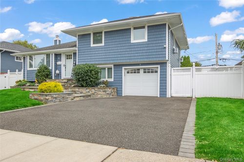 8 Gates Ave, Plainview, NY, 11803-5912 | Card Image