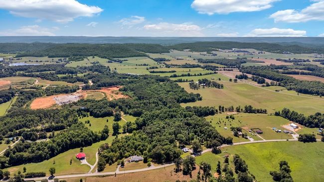 13593 Old Kentucky Rd, Home with 1 bedrooms, 1 bathrooms and 2 parking in Sparta TN | Image 26