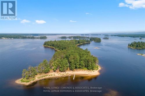 0 Wabewawa Island, Petawawa, ON, K8H1Z1 | Card Image