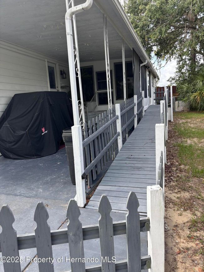 14334 Midfield St, House other with 3 bedrooms, 2 bathrooms and null parking in BROOKSVILLE FL | Image 6