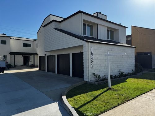 1-16582 Jib Cir, Huntington Beach, CA, 92649 | Card Image