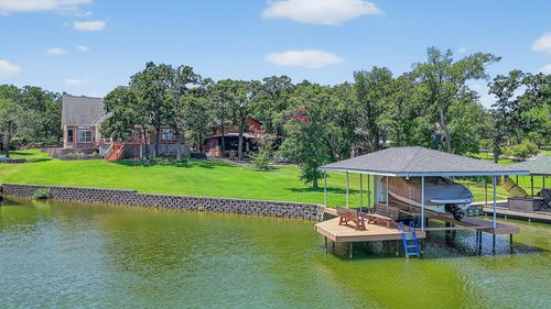 214 Kiowa Dr E, Lake Kiowa, TX, 76240-9245 | Card Image