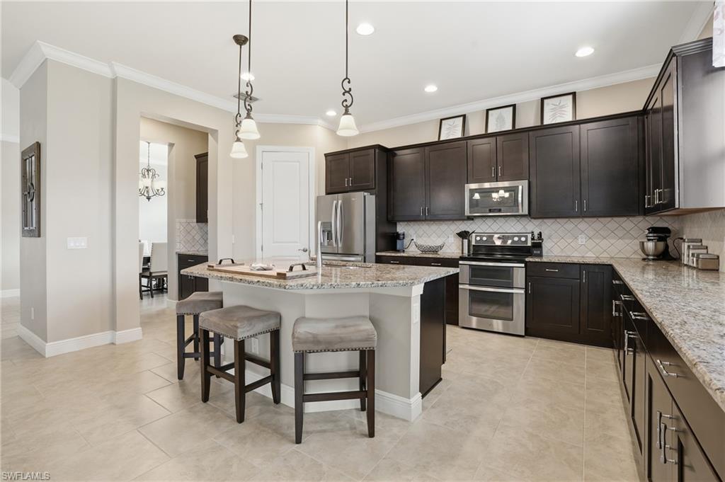 Residential in NAPLES 4