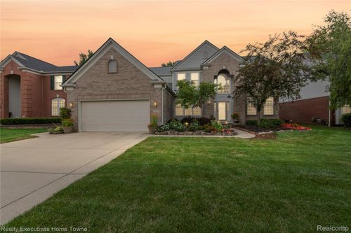 34460 Giannetti Dr, Sterling Heights, MI, 48312-5770 | Card Image
